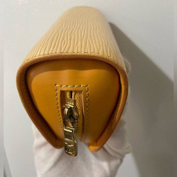 Louis Vuitton GUC Dauphine Cosmetic Pouch Yellow EPI Leather - Picture 2 of 13